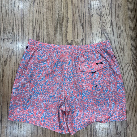 Quiksilver Coral and Teal Leaf Pattern Swim Shorts XL - Picture 2 of 3